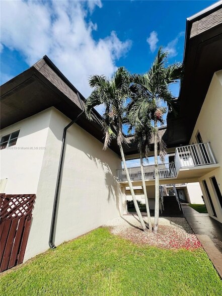 Photo - 8475 SW 94th St Unit 205E