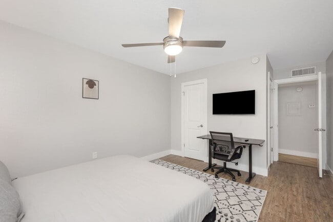 Photo - 4307 W Kennedy Blvd Unit SI ID1365974P