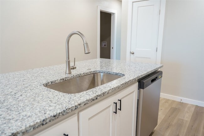 Photo - 2626 Baron Ave