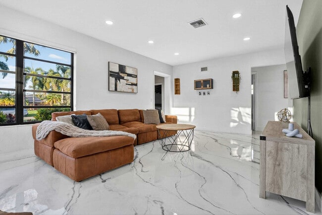 Photo - 6540 Park St Unit SI ID1372331P