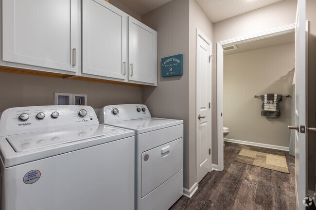 2BR, 2BA - 1365SF - In-Unit Laundry - Chestnut Hills
