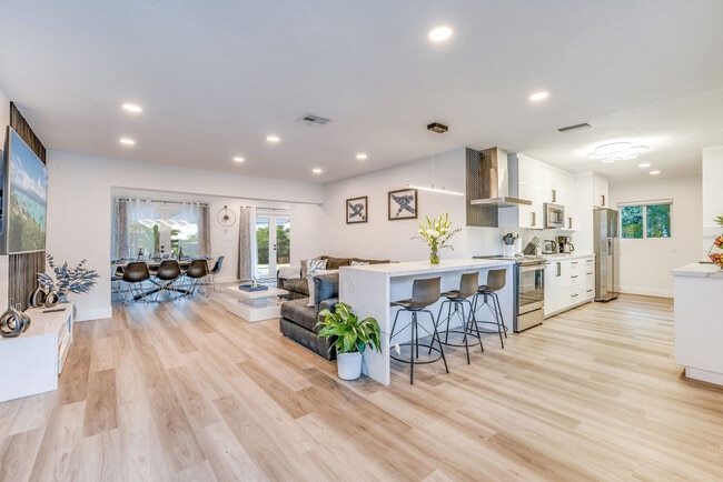 Photo - 830 SW 14th Ct Unit SI FL1-ID1475649P