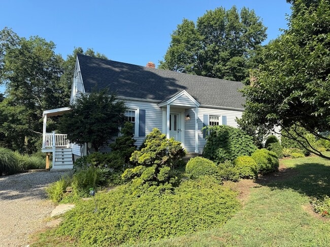 Building Photo - 111 Mill Hill Rd