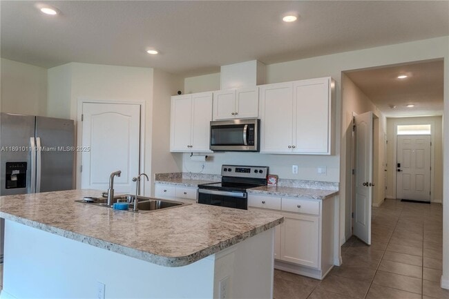 Building Photo - 2025 Doe Run Dr