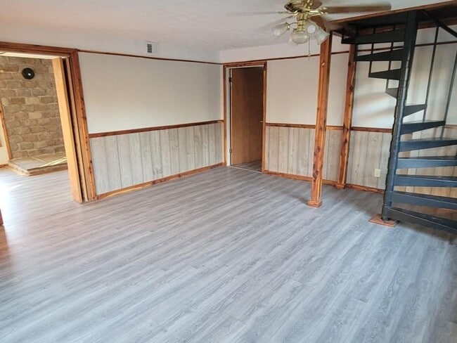 Photo - 688 Speck Rd