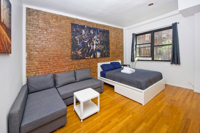 Building Photo - 1789 1st Ave Unit ID1032062P