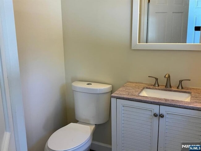 Photo - 39 Van Buskirk Rd