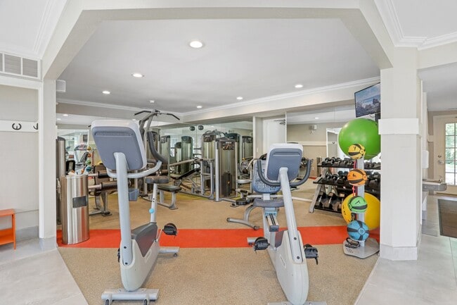 Photo - Saddle Creek Apartments