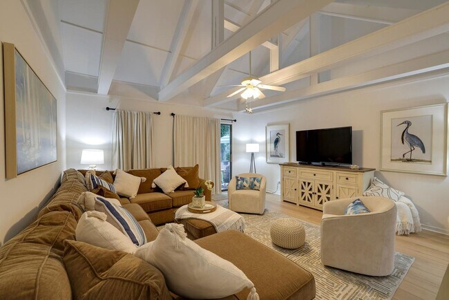 Photo - 45 Queens Folly Rd Unit ID1309206P