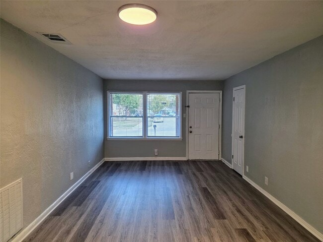 Photo - 1508 Connally Terrace