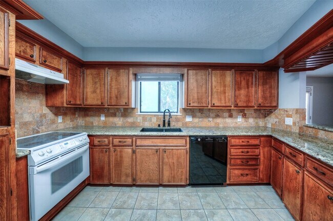 Photo - 25 Shady Oak Ln