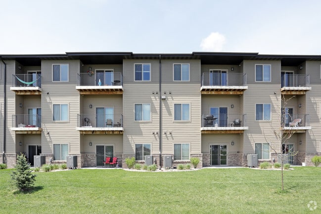 Building - The Sterling Apartments at Grand Island