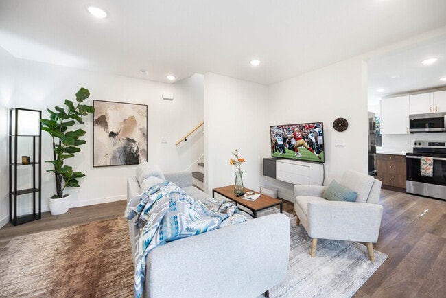 Building Photo - 11520 Roosevelt Way NE Unit SI ID1386783P