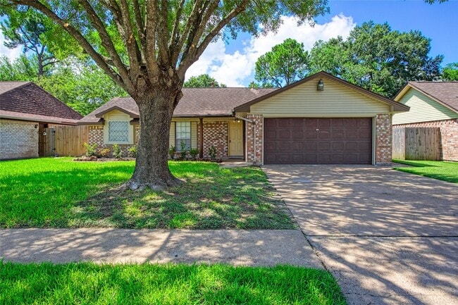 Building Photo - 3519 Saratoga Dr