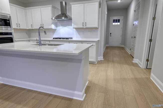 Photo - 102 Clift Crk Dr