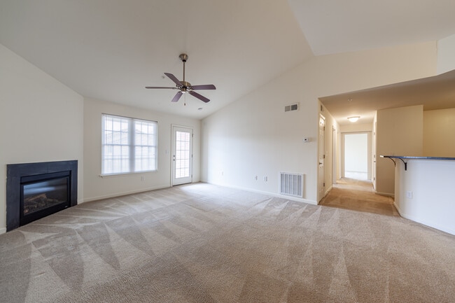 Photo - CEDAR HILL APARTMENTS