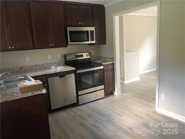 Photo - 849 Crestway Dr