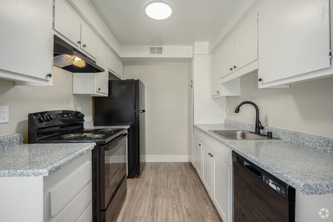 3BR, 2BA - 1,074SF - Kitchen - Terra Vida