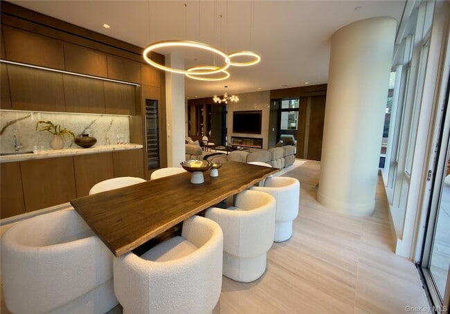 Photo - 20 W 53rd St