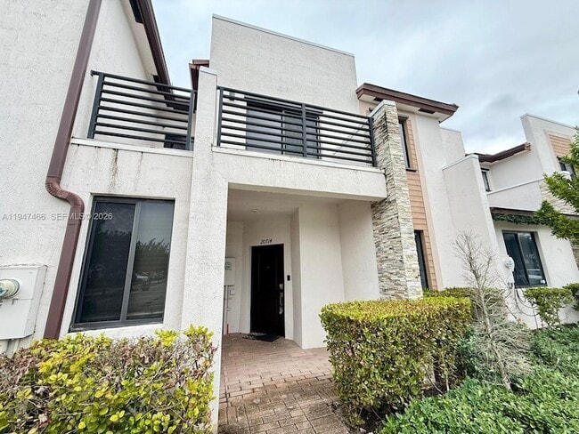 Building Photo - 20714 NE 5th Ct