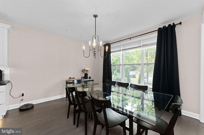 Photo - 516 Coates Ln