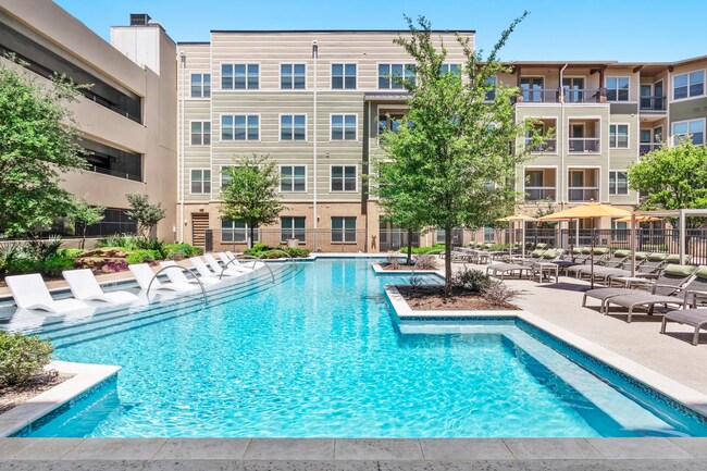 Building Photo - The Roosevelt Arlington Commons