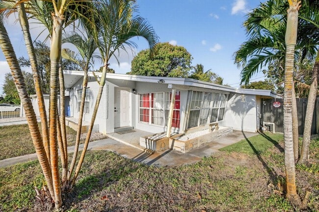 Photo - 108 SW 24th Ave