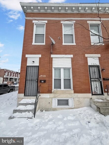 Building Photo - 733 N Linwood Ave