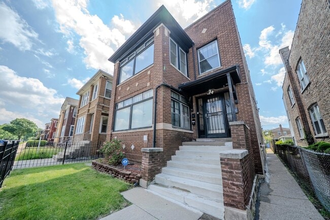 Building Photo - 7916 S Throop St