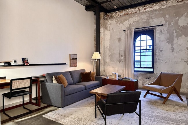 Photo - 1009 W Juneau Ave Unit SI ID1379000P