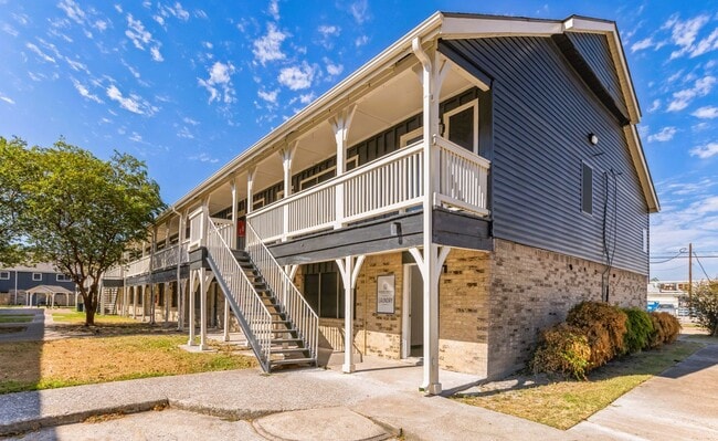Photo - Sussex Manor Apartments