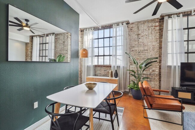 Photo - 527 St Joseph St Unit ID1265373P