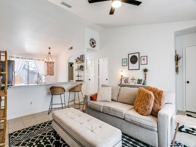 Photo - 4612 Waterway Dr N