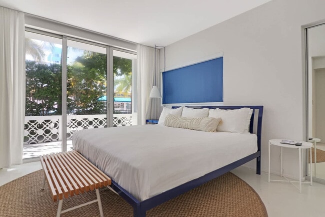 Photo - 250 Collins Ave Unit ID1272095P