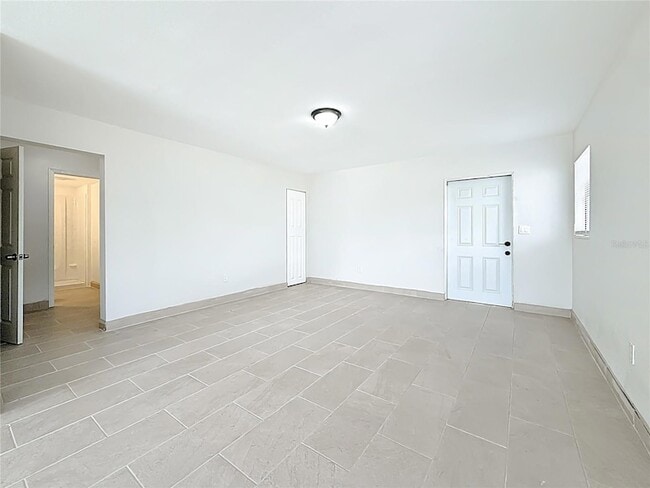 Photo - 497 Normandy Rd