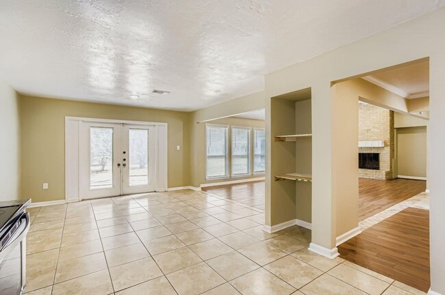 Photo - 15710 Sandy Hill Dr