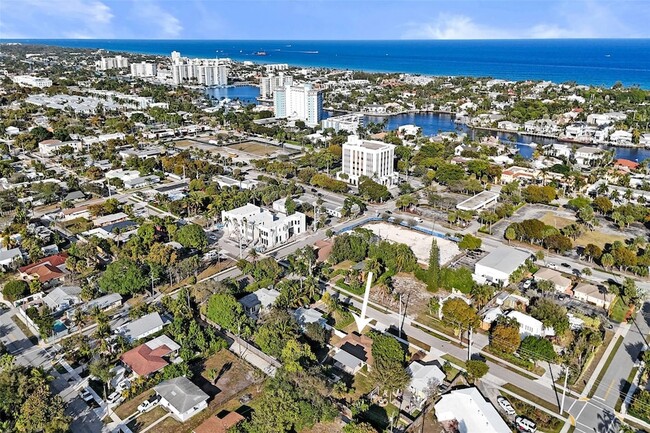 Photo - 820 SE 4th Ave