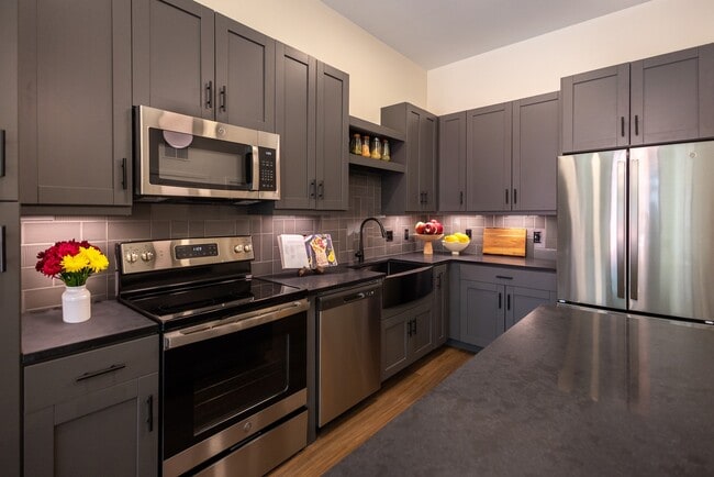 Kitchen finishes- Dark - The Clover at Olive Crossing