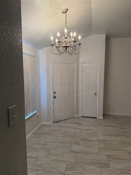 Photo - 609 Kings Way Dr Unit B