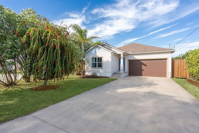 Building Photo - 228 Herada St