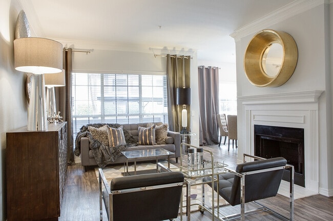 ResourceResidential17-18 - The Palmer at Las Colinas