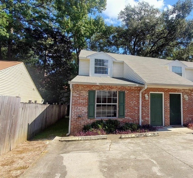 Building Photo - 1350 Castelnau Ct