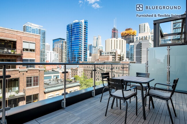 Photo - 676 N La Salle Dr Unit FL7-ID324