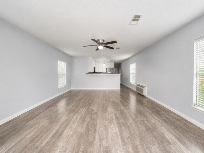 Photo - 6317 Heards Ln