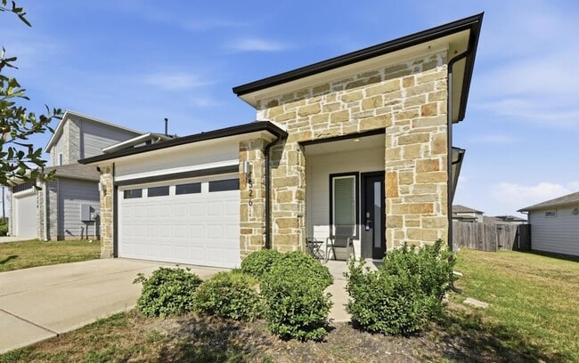 Photo - 526 Millbrook Blvd