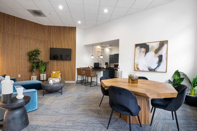 Photo - 1910 on Water