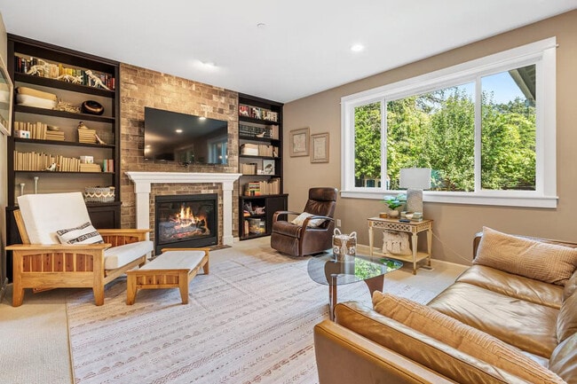 Building Photo - 2847 NE 178th St Unit ID1324818P