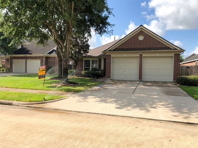 Building Photo - 17115 Sheffield Pines Ln