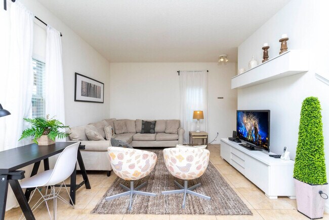 Building Photo - 4572 Ada Ln Unit SI FL2-ID1603820P