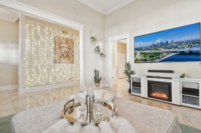 Building Photo - 509 S Willow Ave Unit ID1387457P